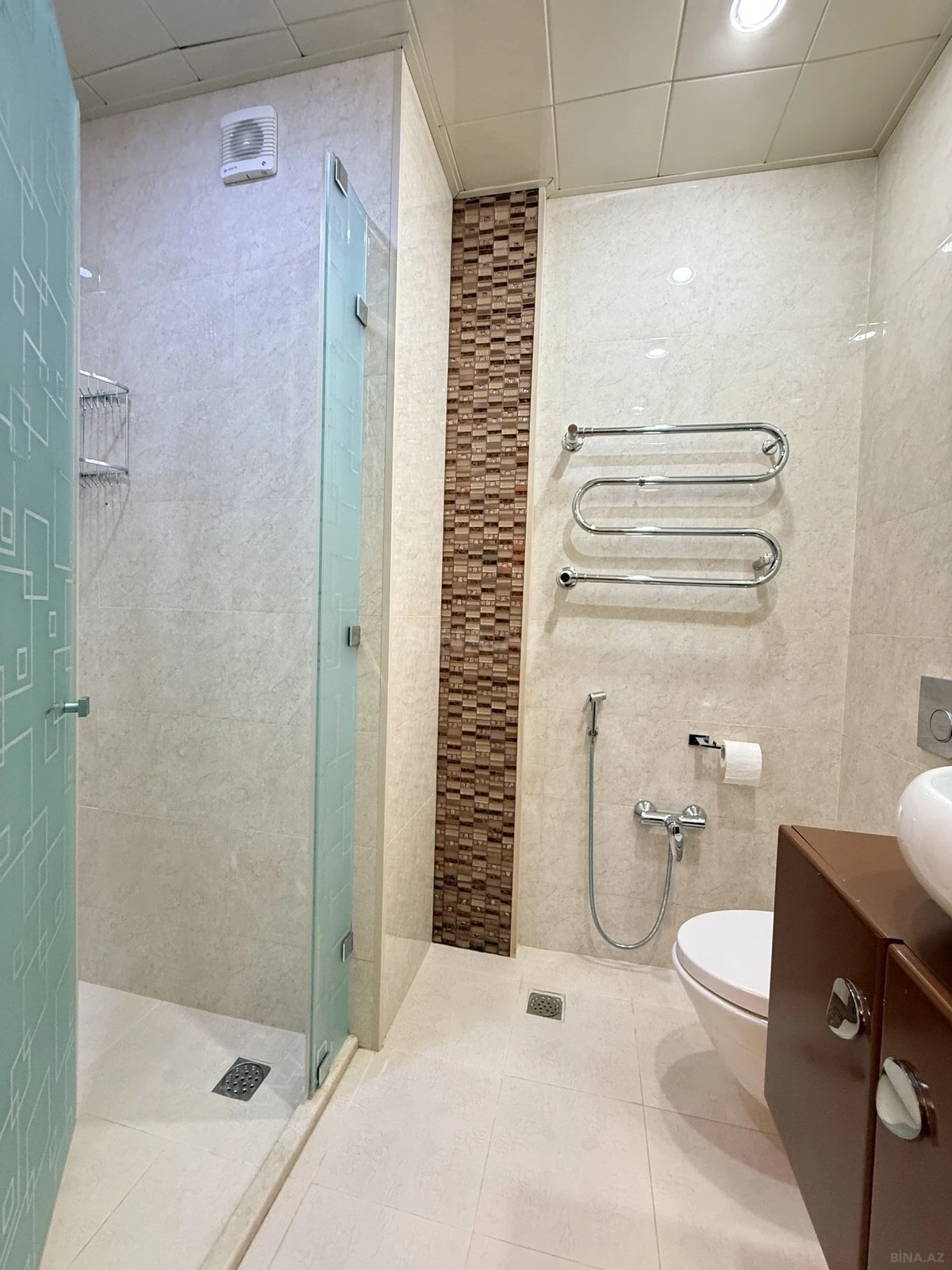 Kirayə verilir 3 otaqlı mənzil 135 m²