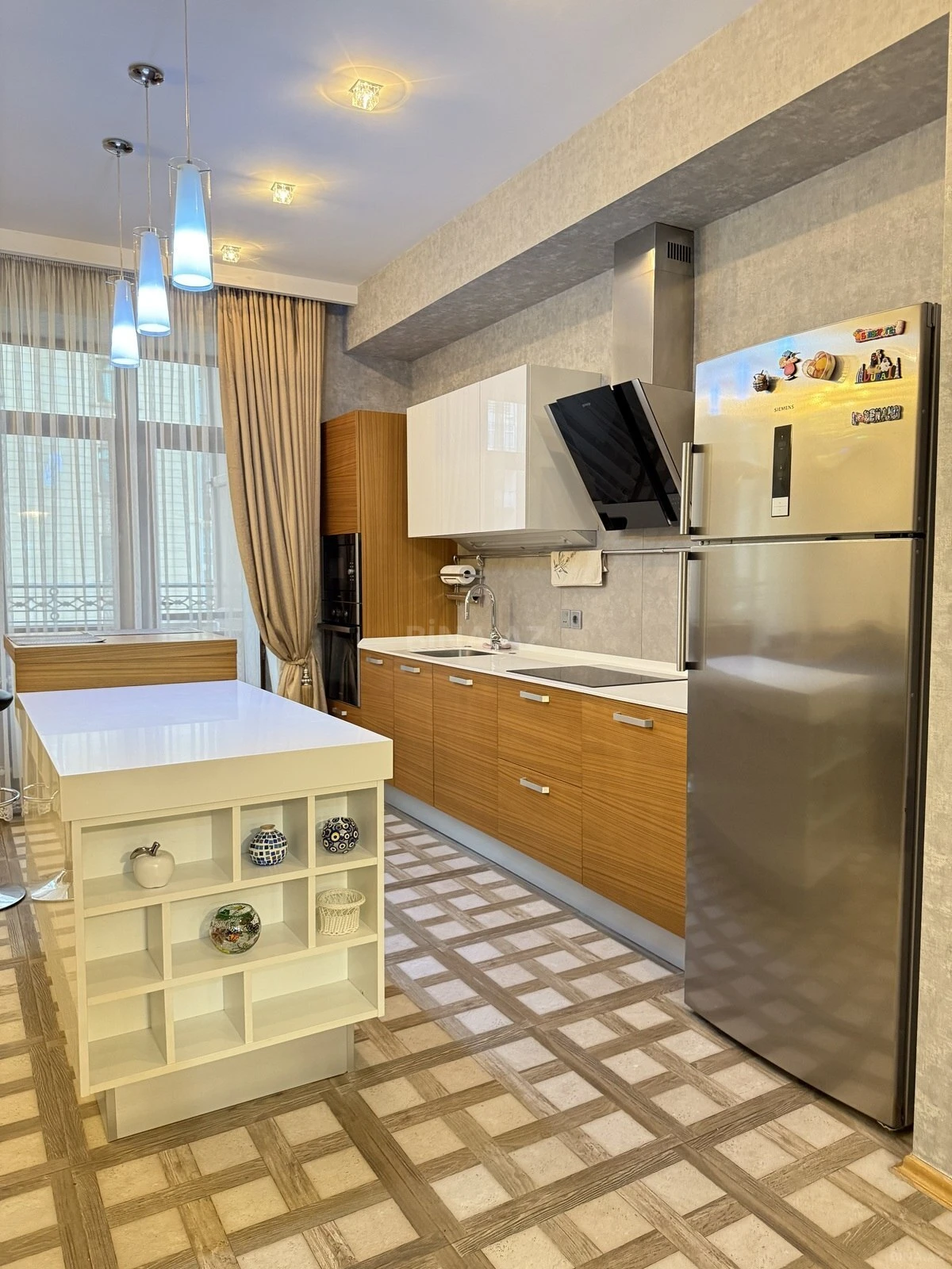 Kirayə verilir 3 otaqlı mənzil 135 m²