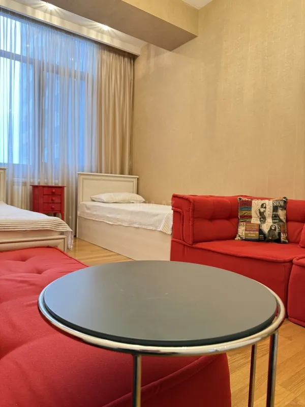 Kirayə verilir 3 otaqlı mənzil 135 m²