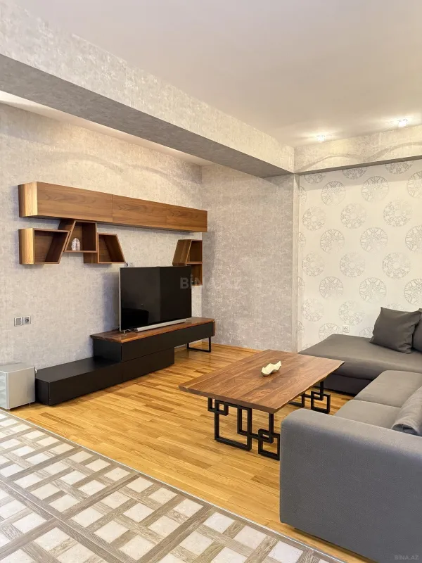 Kirayə verilir 3 otaqlı mənzil 135 m²