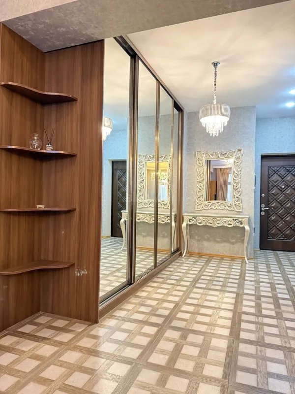 Kirayə verilir 3 otaqlı mənzil 135 m²