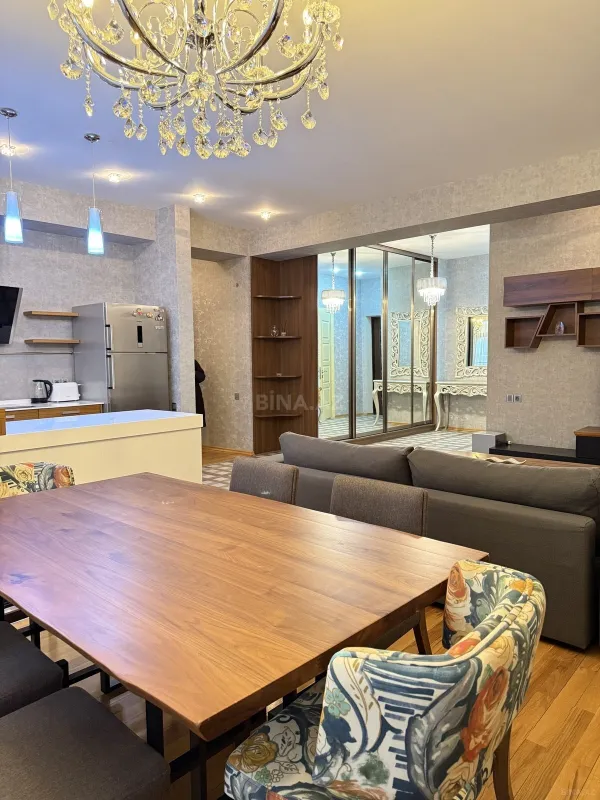 Kirayə verilir 3 otaqlı mənzil 135 m²