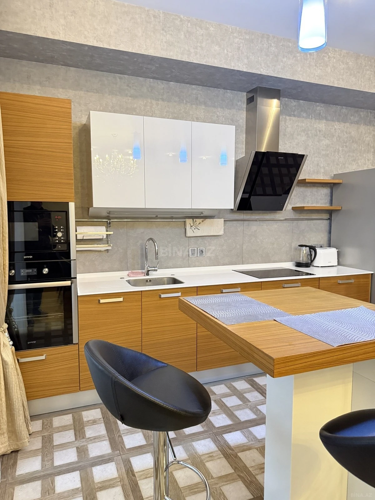 Kirayə verilir 3 otaqlı mənzil 135 m²