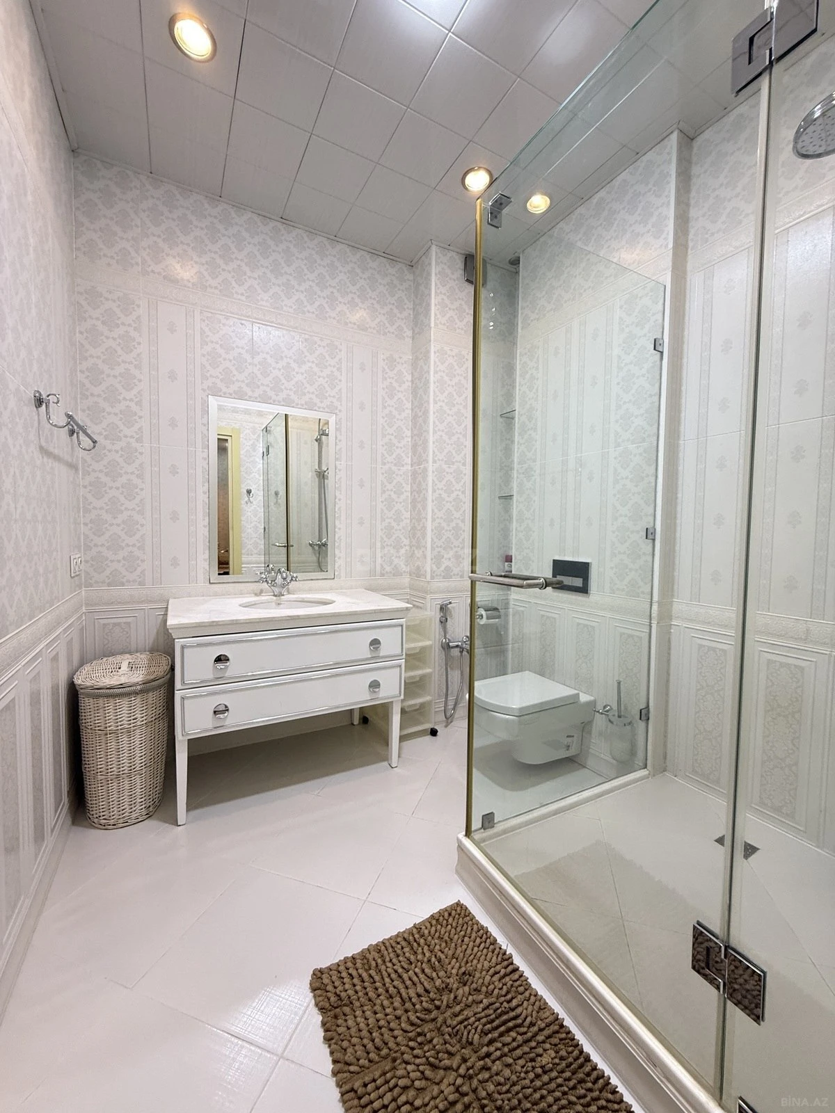 Kirayə verilir 3 otaqlı mənzil 135 m²