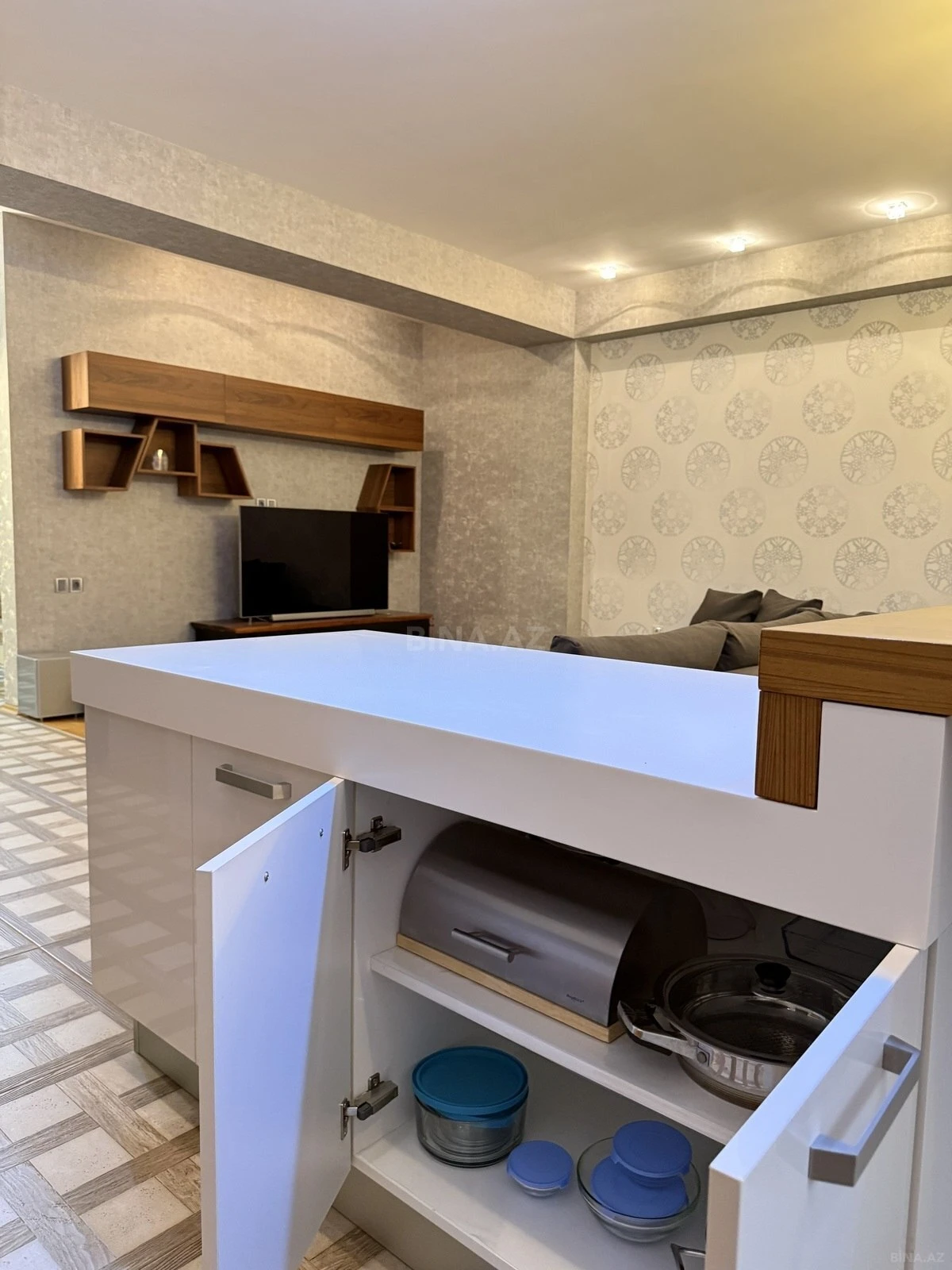 Kirayə verilir 3 otaqlı mənzil 135 m²