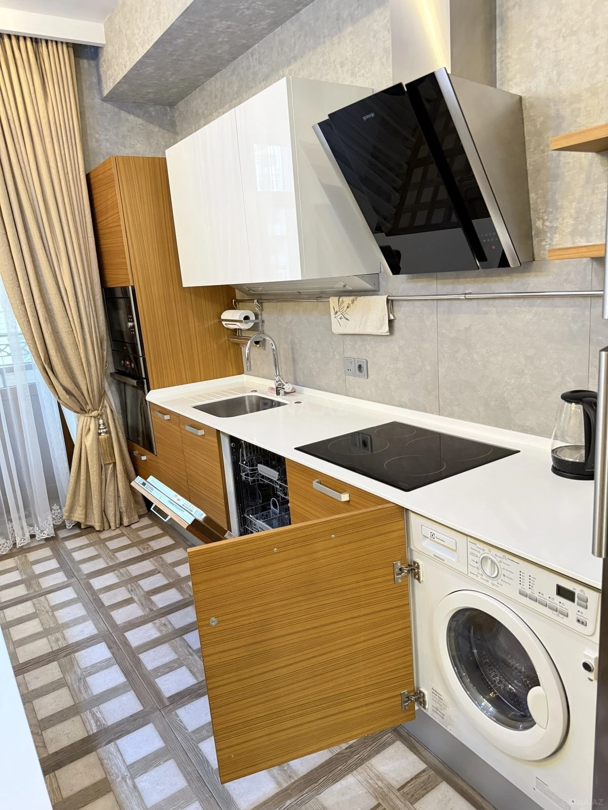 Kirayə verilir 3 otaqlı mənzil 135 m²