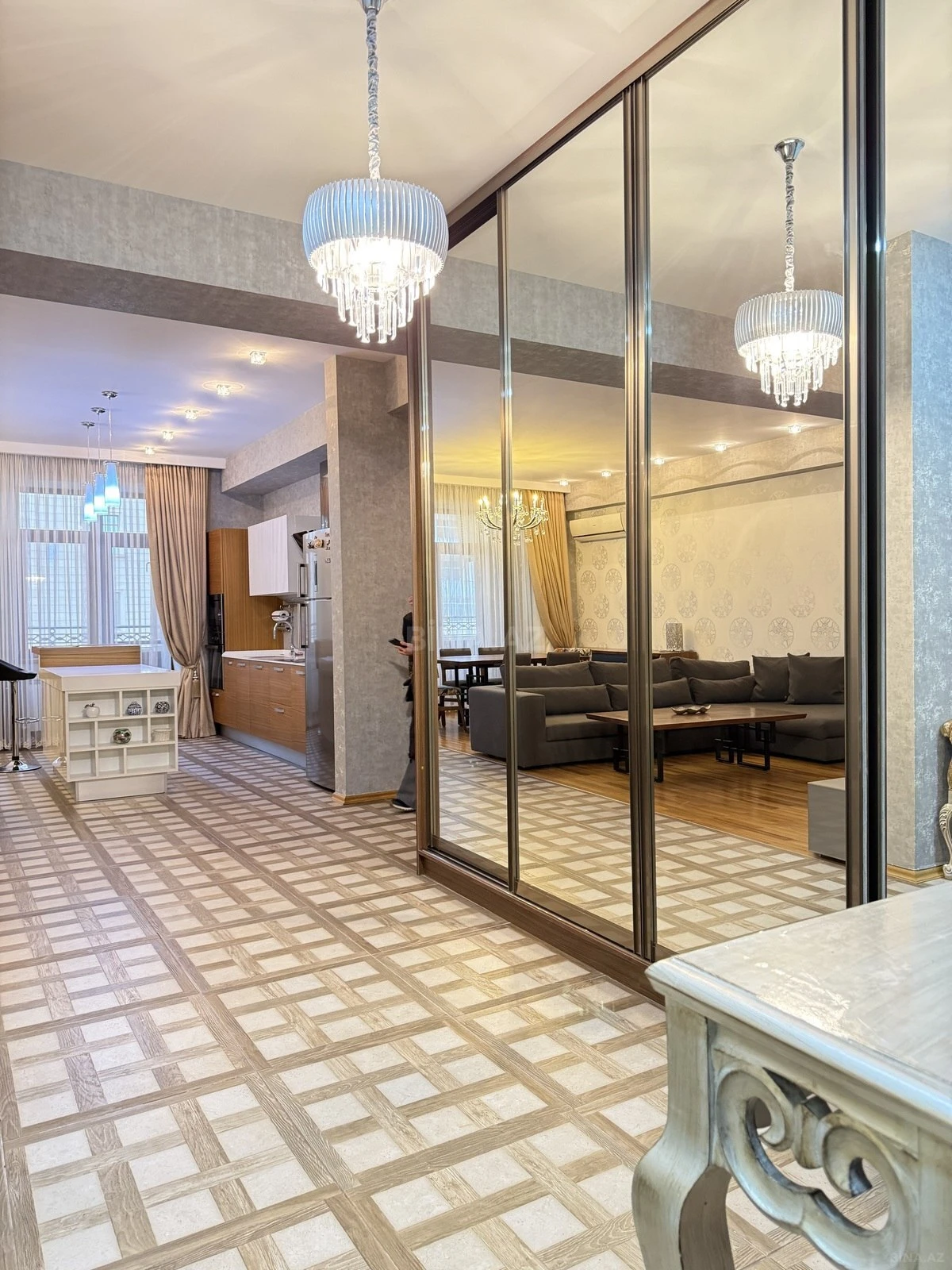 Kirayə verilir 3 otaqlı mənzil 135 m²