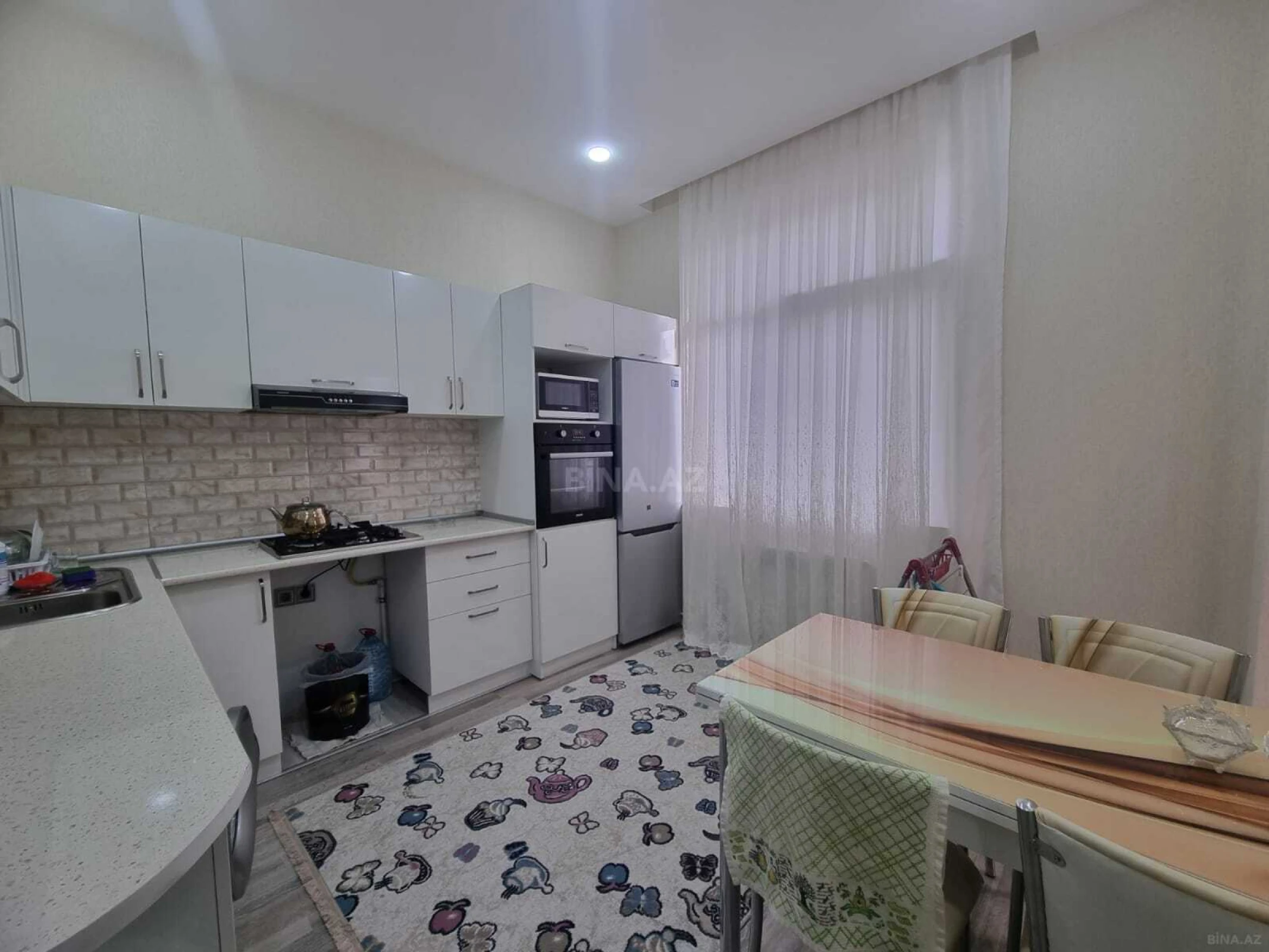 Kirayə verilir 2 otaqlı mənzil 70 m²
