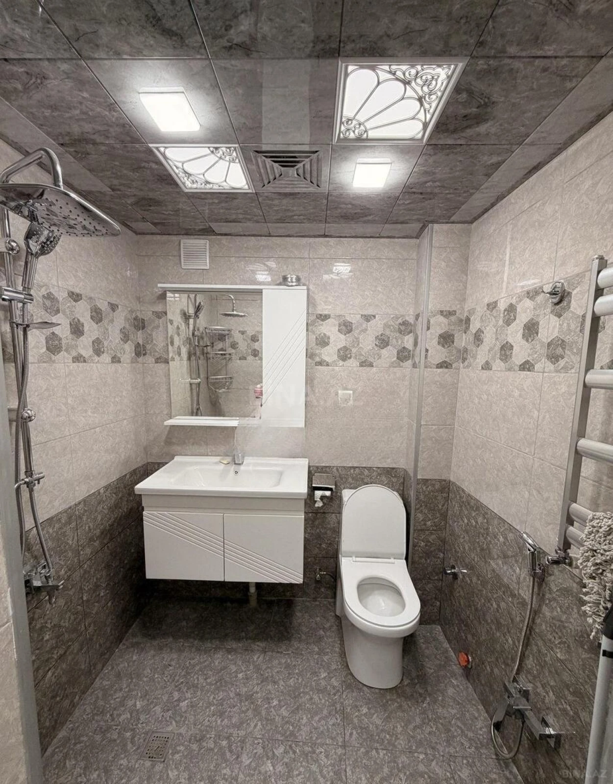 Kirayə verilir 2 otaqlı mənzil 55 m²