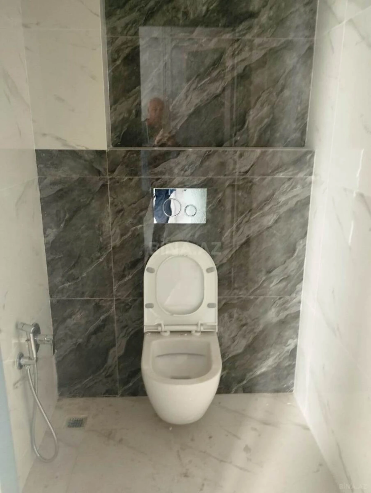 Satılır 4 otaqlı mənzil 100 m²