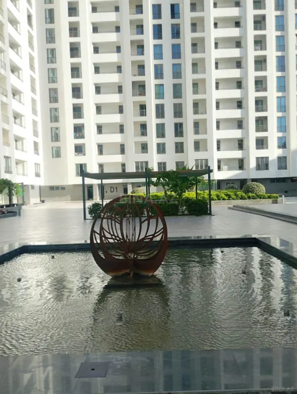 Satılır 4 otaqlı mənzil 100 m²