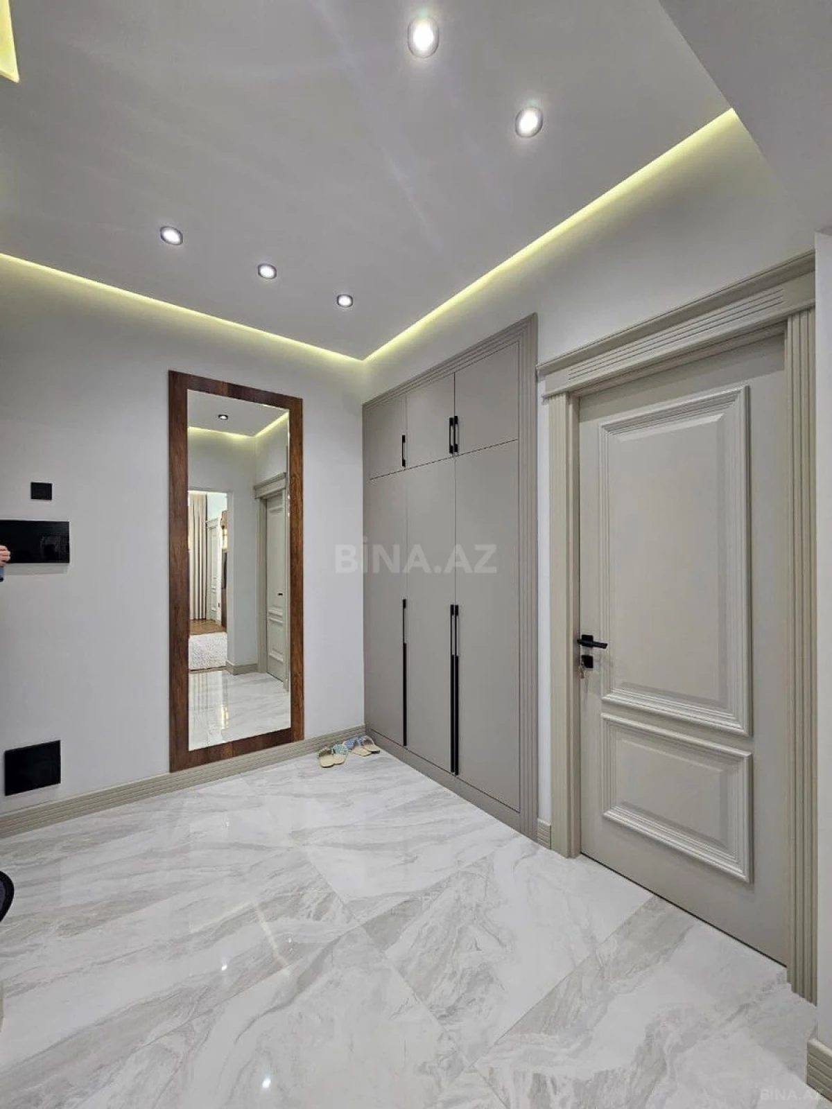Satılır 3 otaqlı mənzil 77 m²