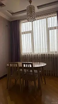 Kirayə verilir 2 otaqlı mənzil 120 m²