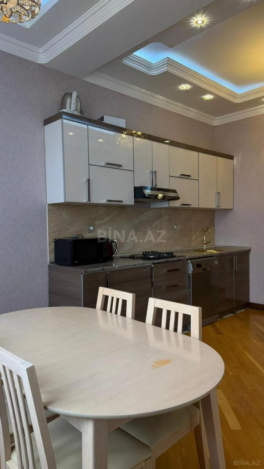 Kirayə verilir 2 otaqlı mənzil 120 m²