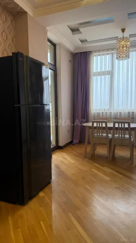 Kirayə verilir 2 otaqlı mənzil 120 m²