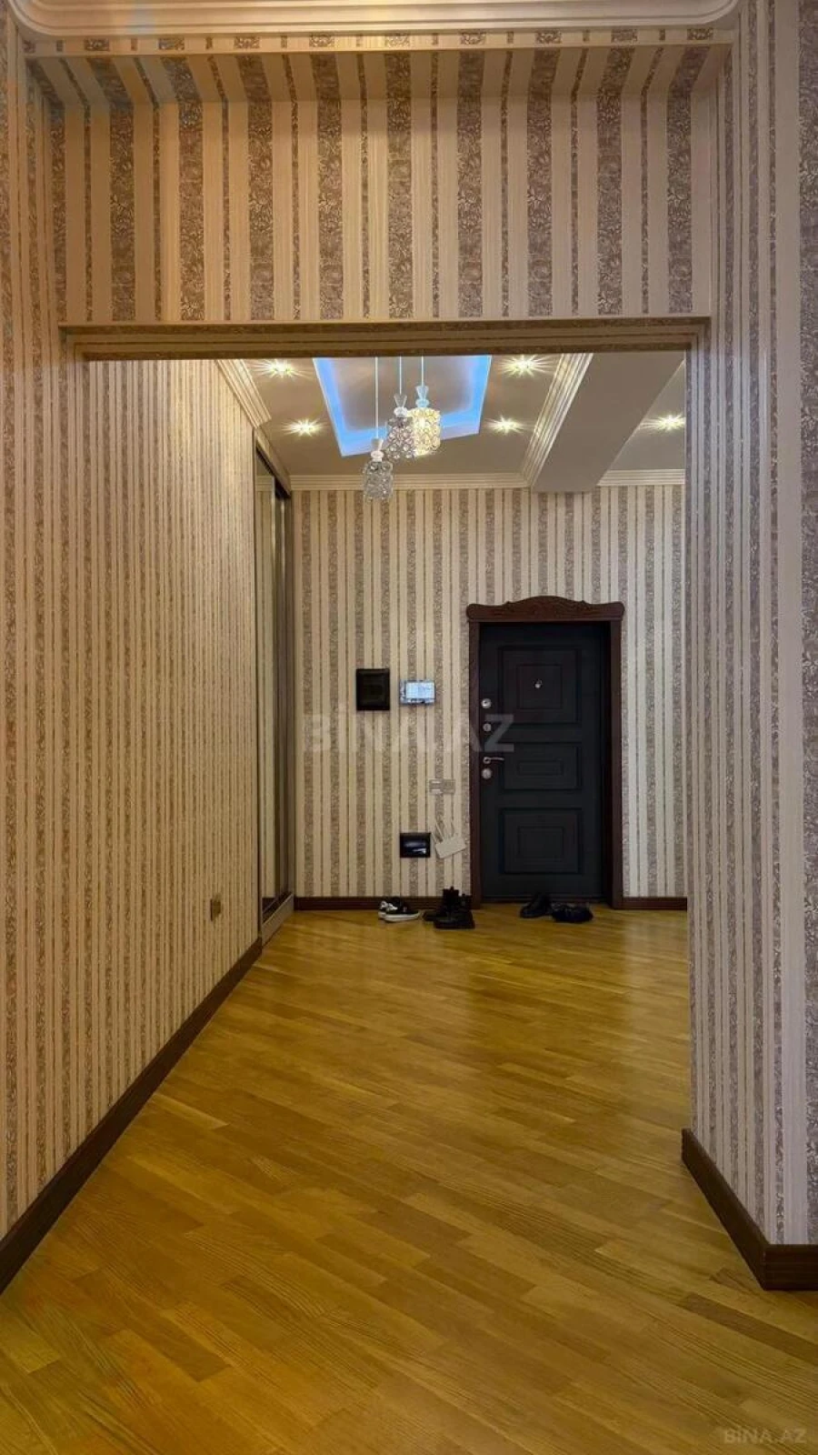 Kirayə verilir 2 otaqlı mənzil 120 m²