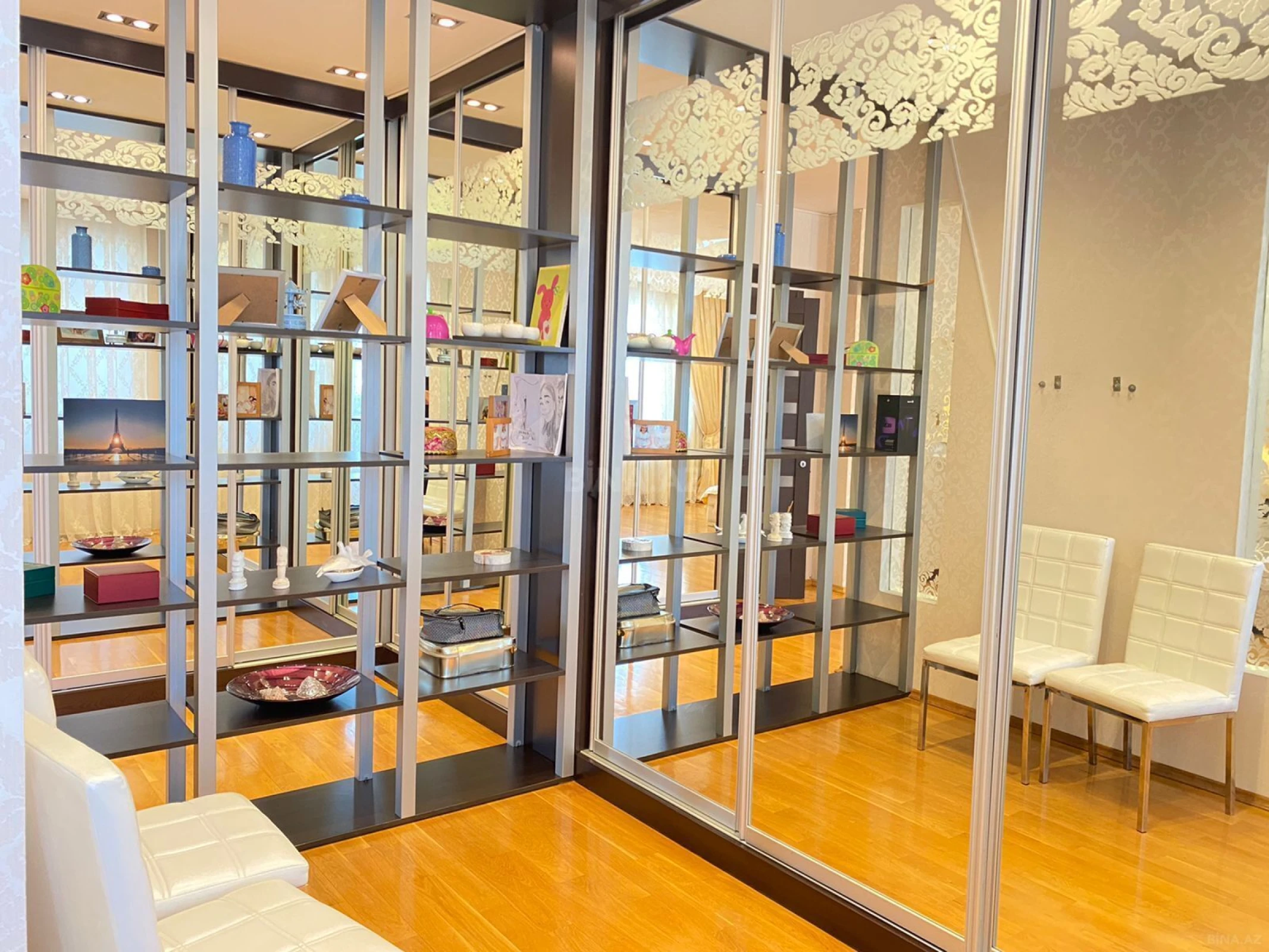 Kirayə verilir 3 otaqlı mənzil 180 m²