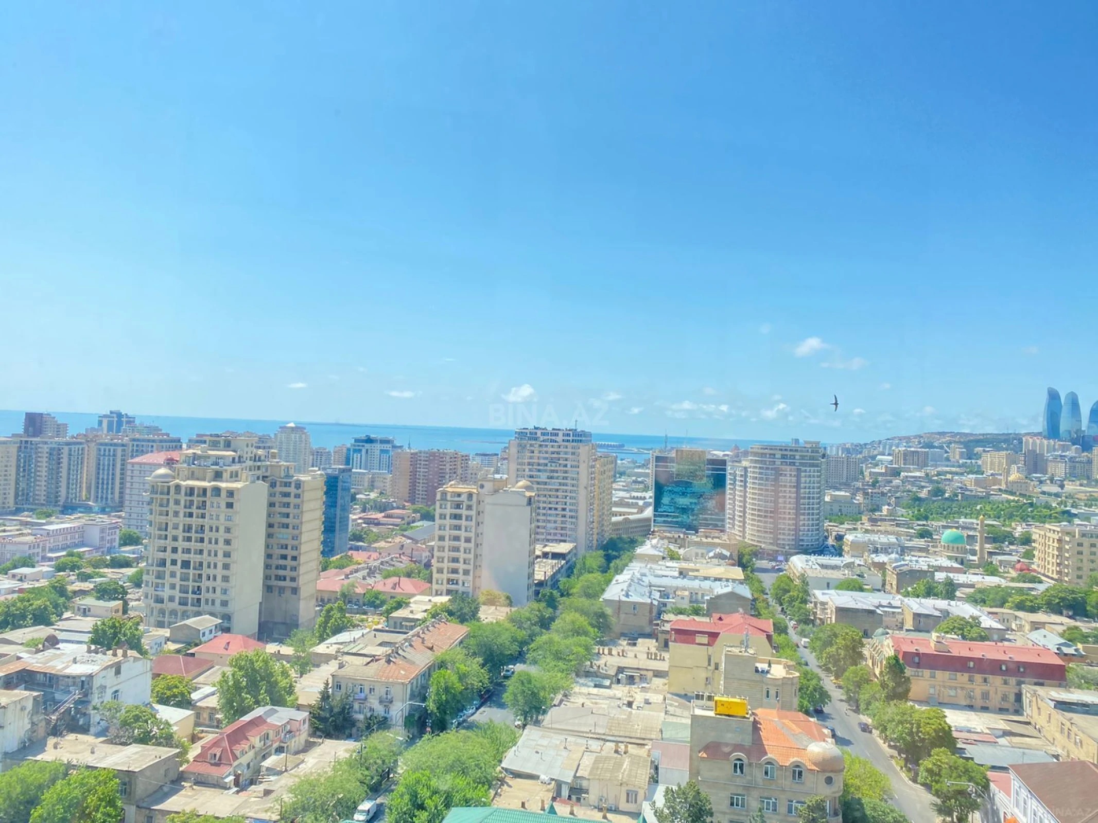 Kirayə verilir 3 otaqlı mənzil 180 m²