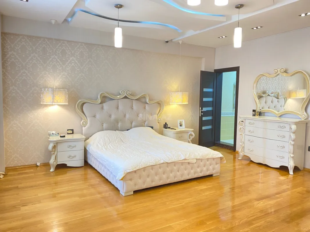 Kirayə verilir 3 otaqlı mənzil 180 m²