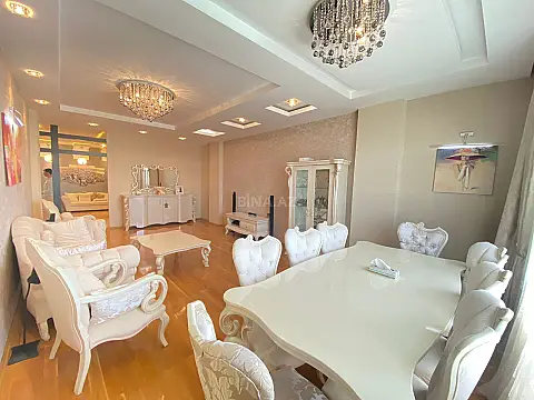 Kirayə verilir 3 otaqlı mənzil 180 m²