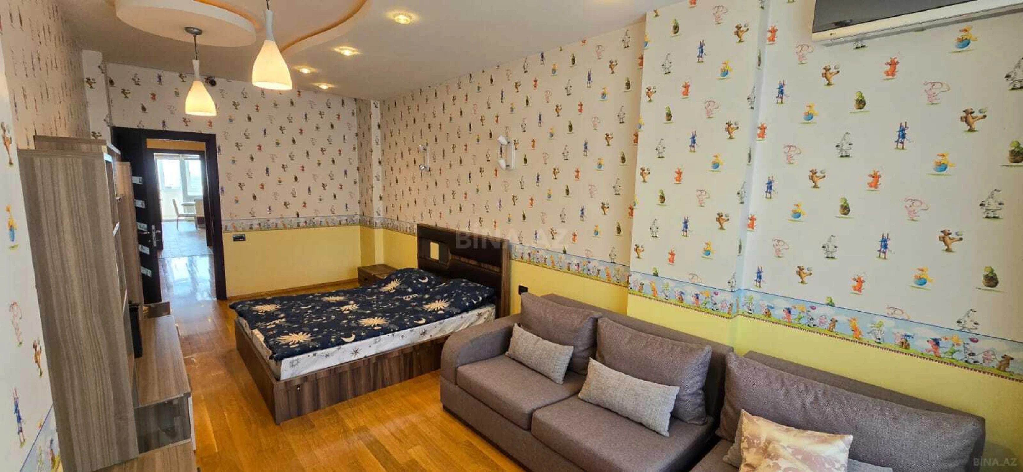 Kirayə verilir 3 otaqlı mənzil 180 m²