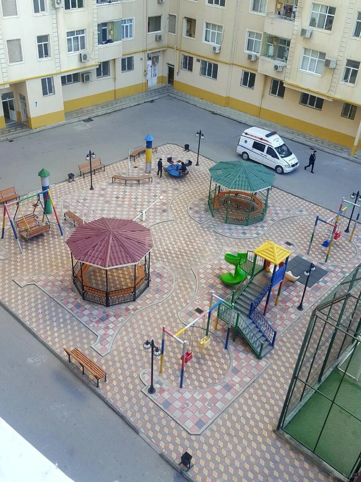 Kirayə verilir 2 otaqlı mənzil 92 m²