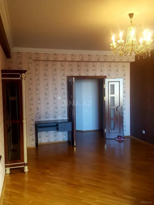 Kirayə verilir 2 otaqlı mənzil 92 m²