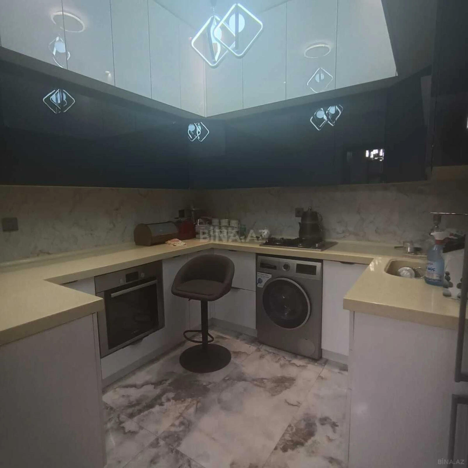 Kirayə verilir 2 otaqlı mənzil 74 m²