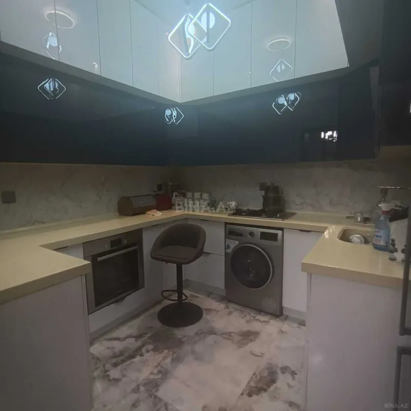 Kirayə verilir 2 otaqlı mənzil 74 m²