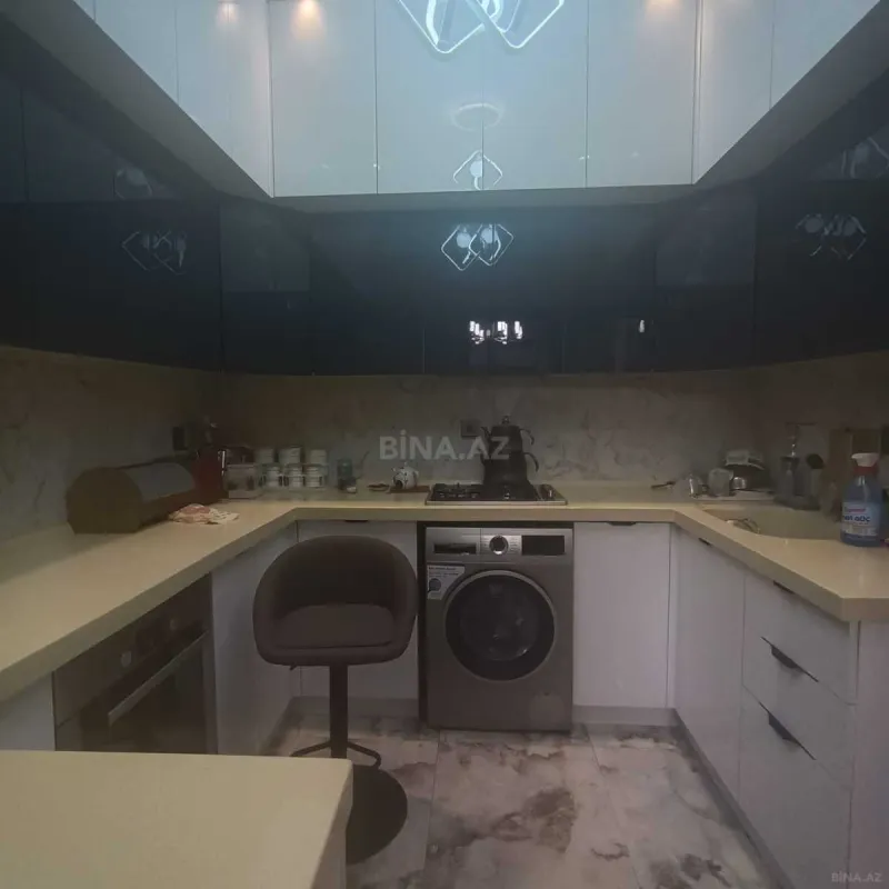 Kirayə verilir 2 otaqlı mənzil 74 m²