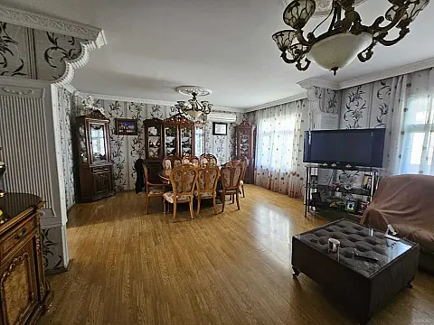 Satılır 4 otaqlı mənzil 125 m² — Bakı, Memar Əcəmi yanı 4 otaq 125.00 m²