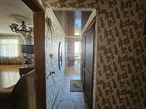 Satılır 4 otaqlı mənzil 125 m²