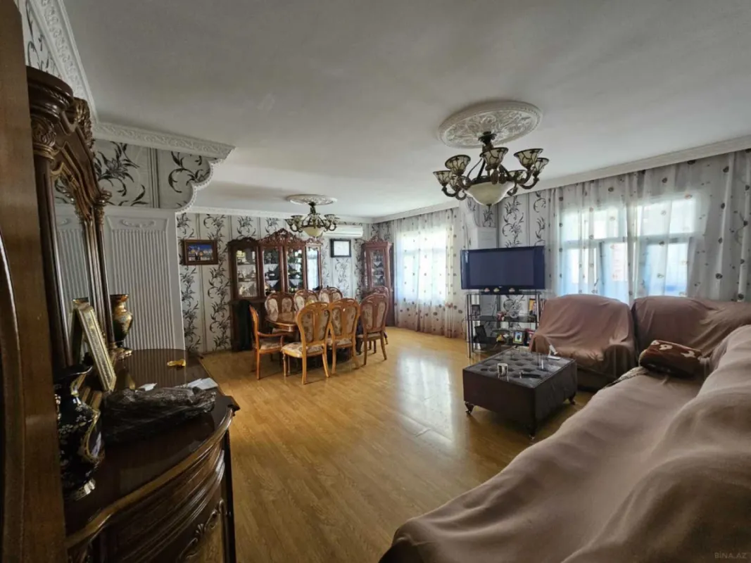 Satılır 4 otaqlı mənzil 125 m²
