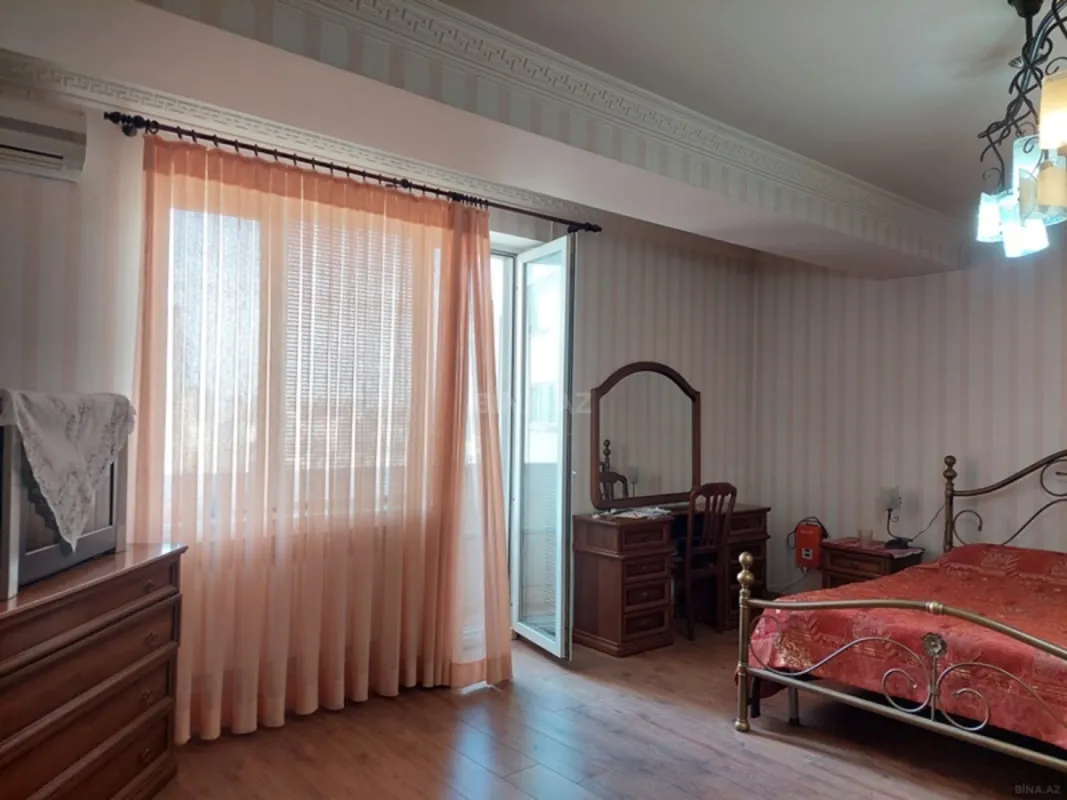 Kirayə verilir 4 otaqlı mənzil 150 m²