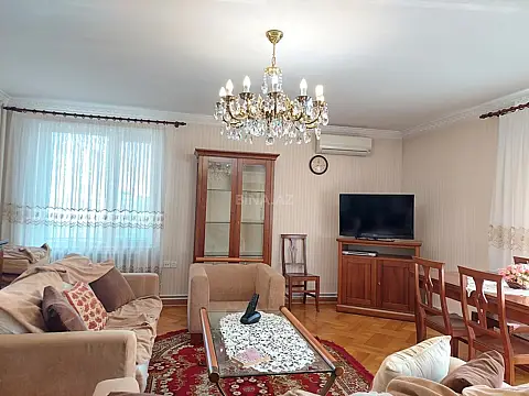 Kirayə verilir 4 otaqlı mənzil 150 m²
