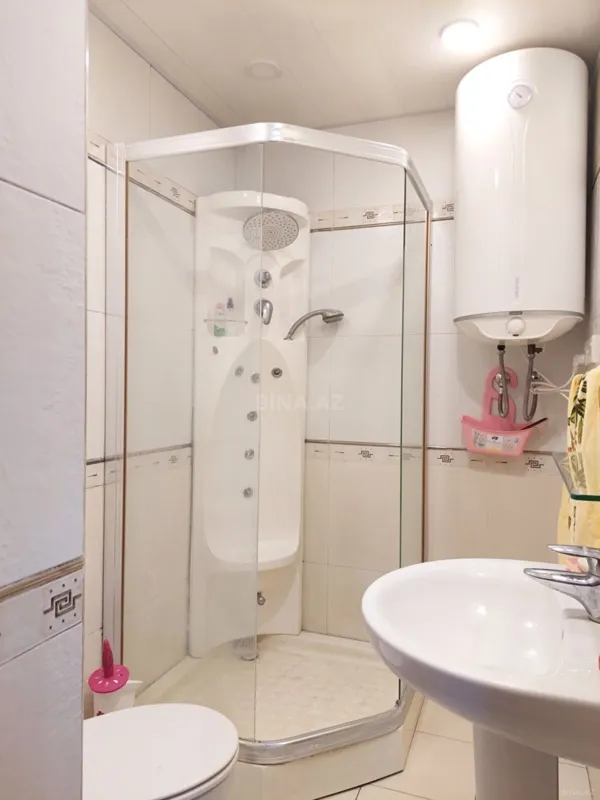 Kirayə verilir 4 otaqlı mənzil 150 m²