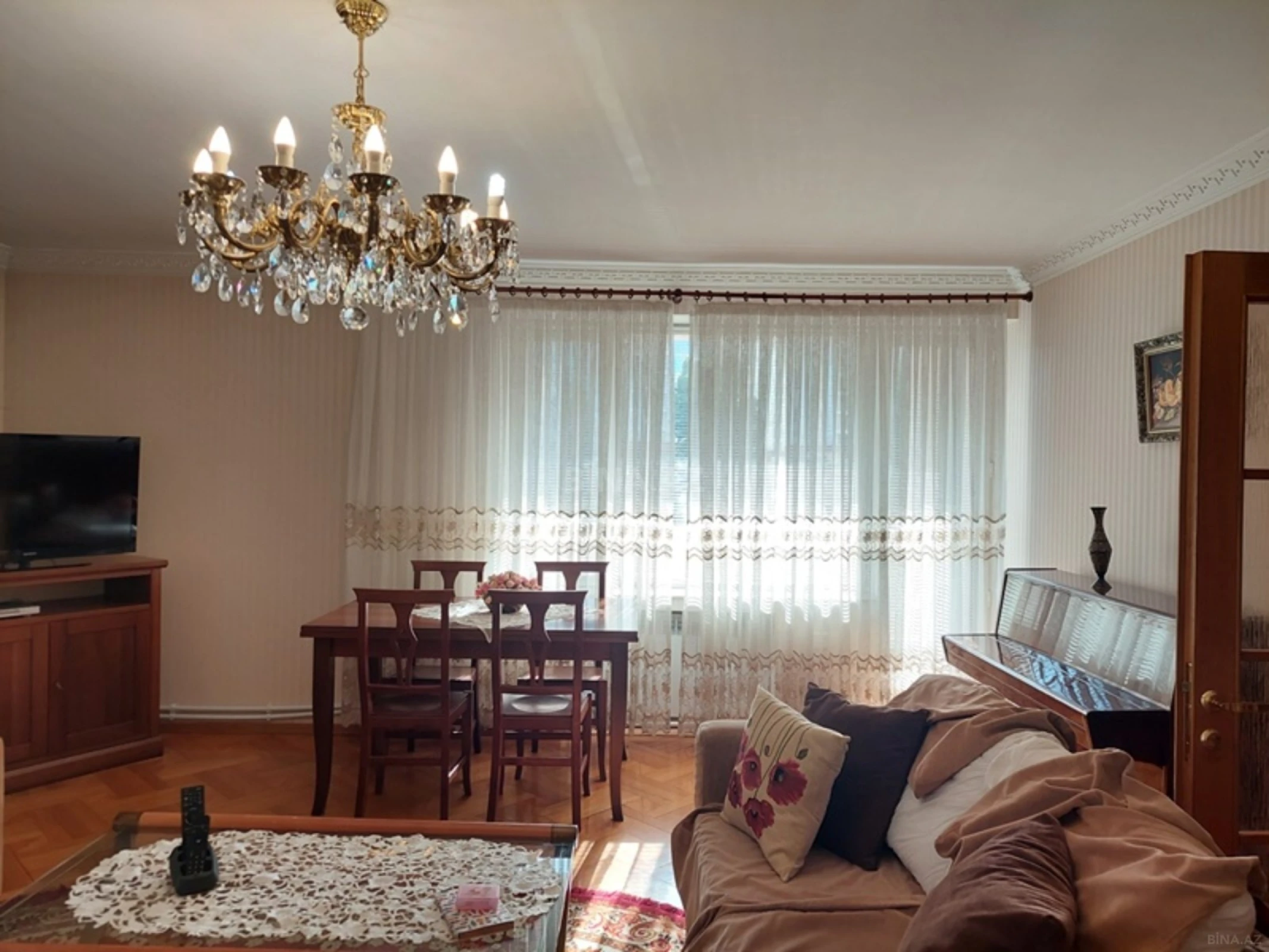 Kirayə verilir 4 otaqlı mənzil 150 m²