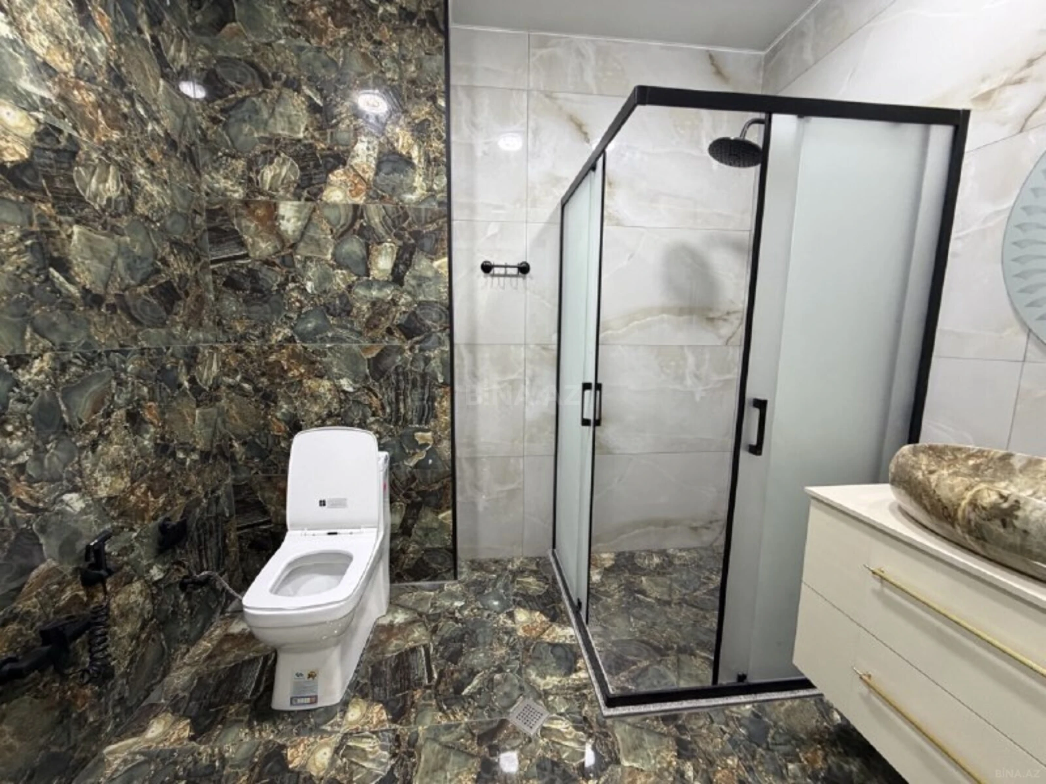 Satılır 2 otaqlı mənzil 85 m²