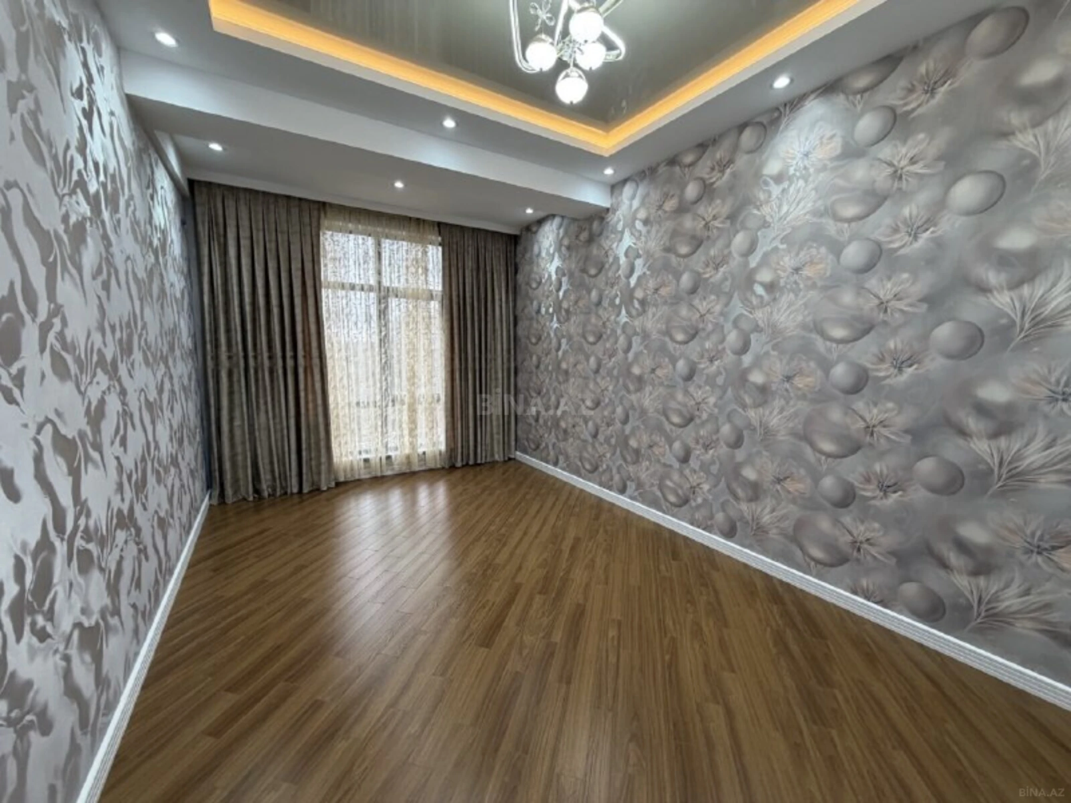 Satılır 2 otaqlı mənzil 85 m²