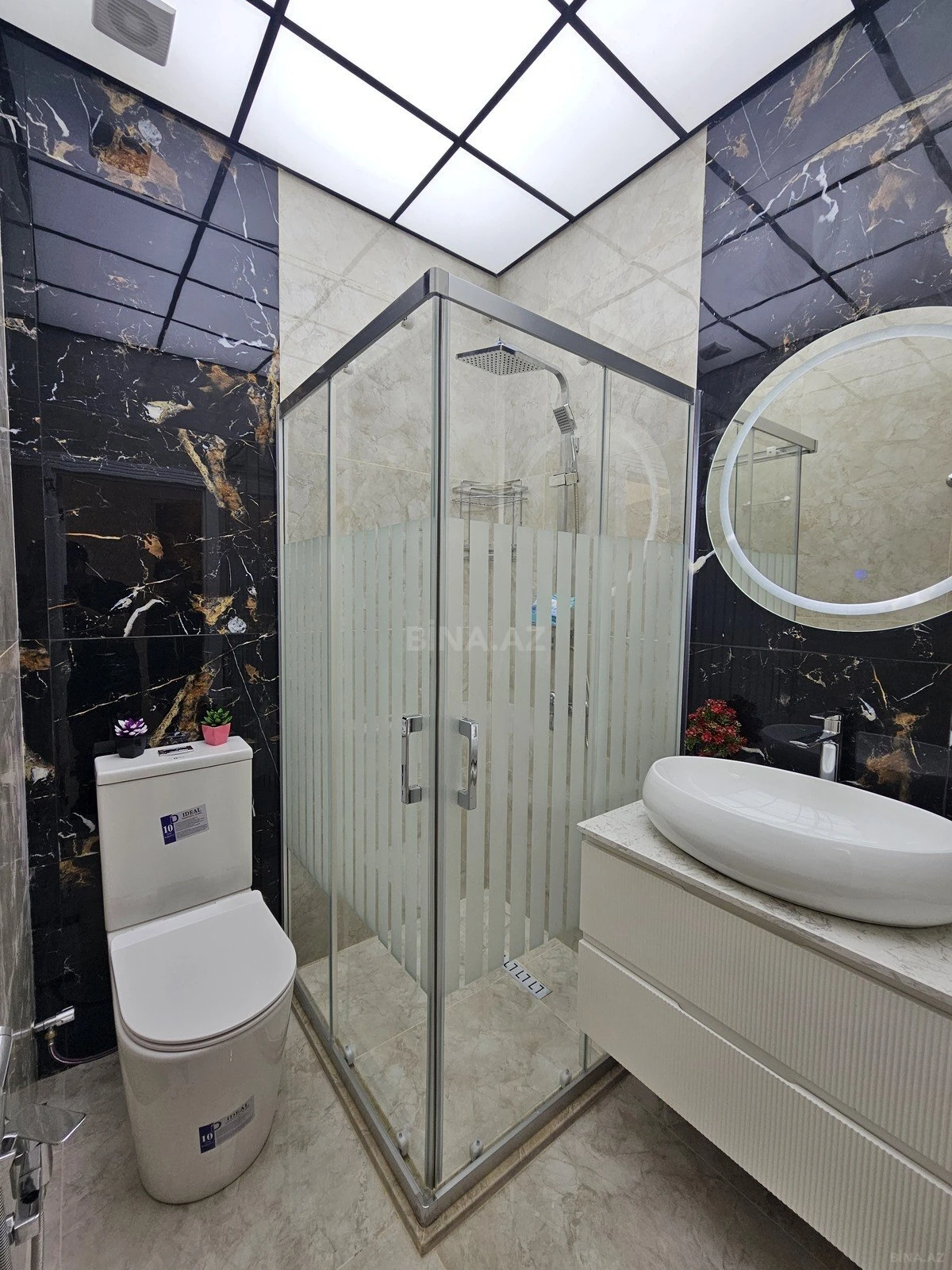 Satılır 4 otaqlı mənzil 118 m²