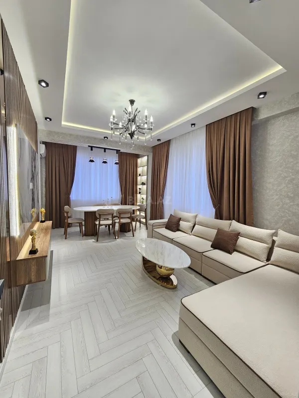 Satılır 4 otaqlı mənzil 118 m²