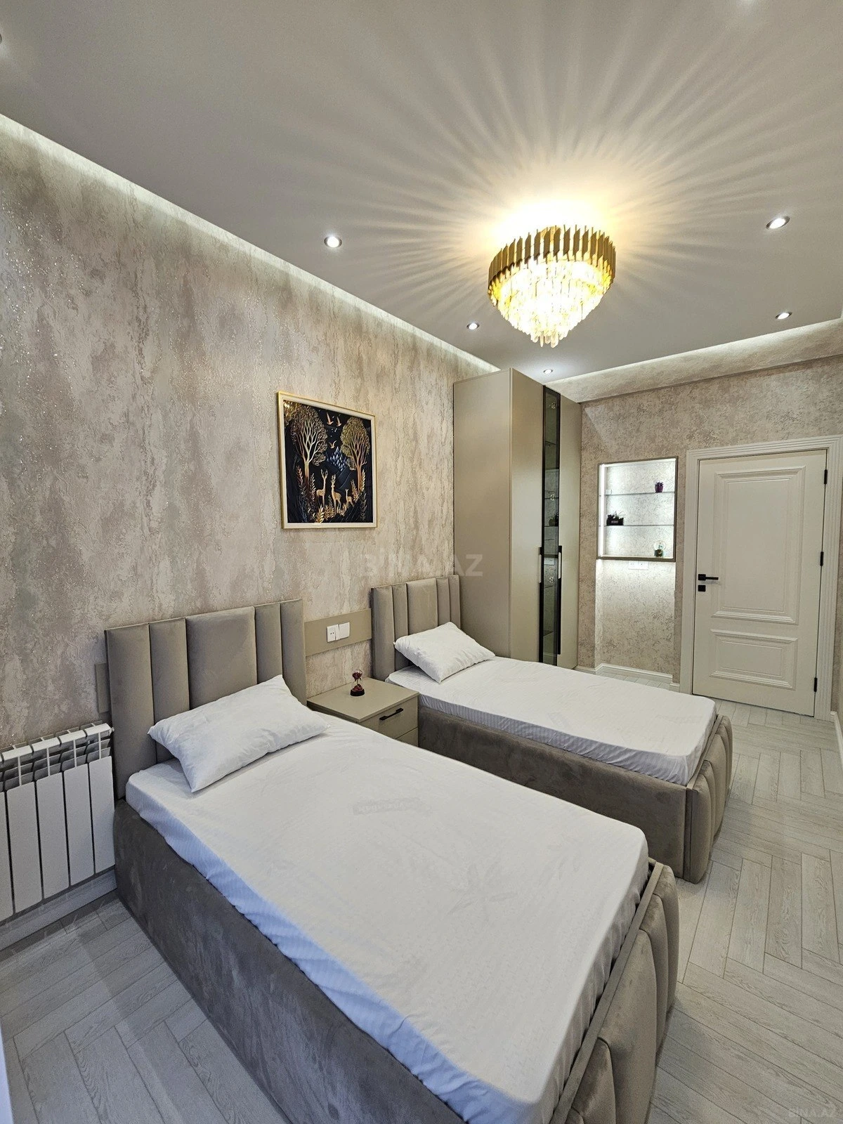 Satılır 4 otaqlı mənzil 118 m²