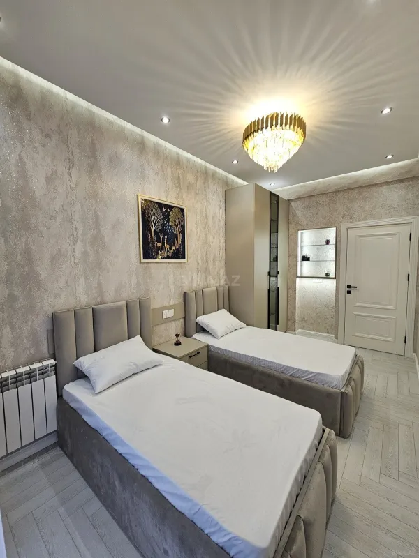 Satılır 4 otaqlı mənzil 118 m²