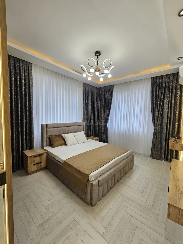 Satılır 4 otaqlı mənzil 118 m²
