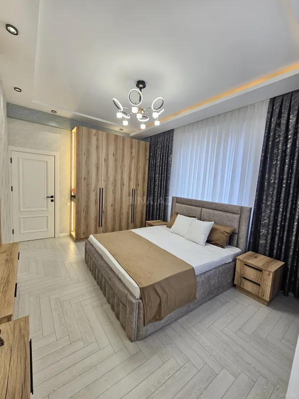 Satılır 4 otaqlı mənzil 118 m²