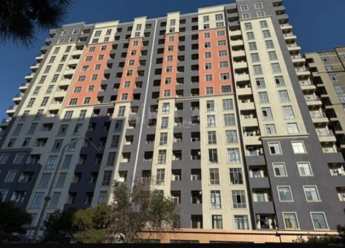 Satılır 4 otaqlı mənzil 126.7 m²