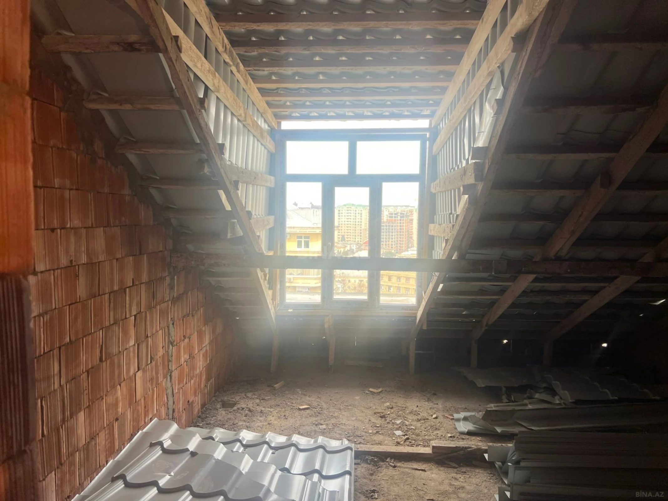 Satılır 2 otaqlı mənzil 68 m²