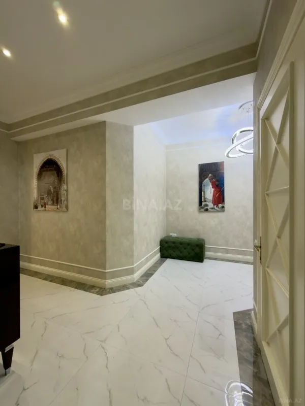 Satılır 2 otaqlı mənzil 115 m²