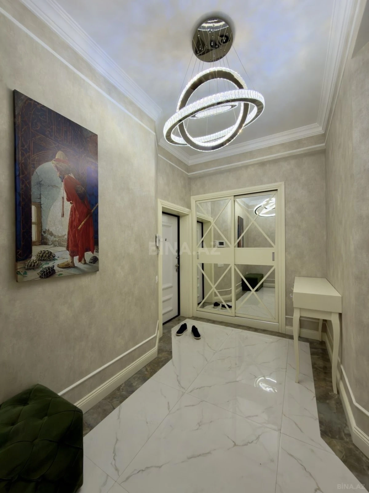 Satılır 2 otaqlı mənzil 115 m²