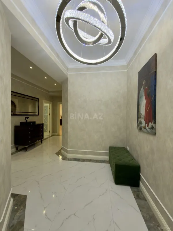 Satılır 2 otaqlı mənzil 115 m²